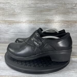 Clarks Women's Angie Pearl Black Leather Slip On Shoes Size 9